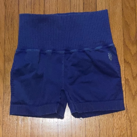 FIRM PRICE 💙NWOT FREE PEOPLE GOOD KARMA RUNNING  SHORTS - Picture 6 of 8